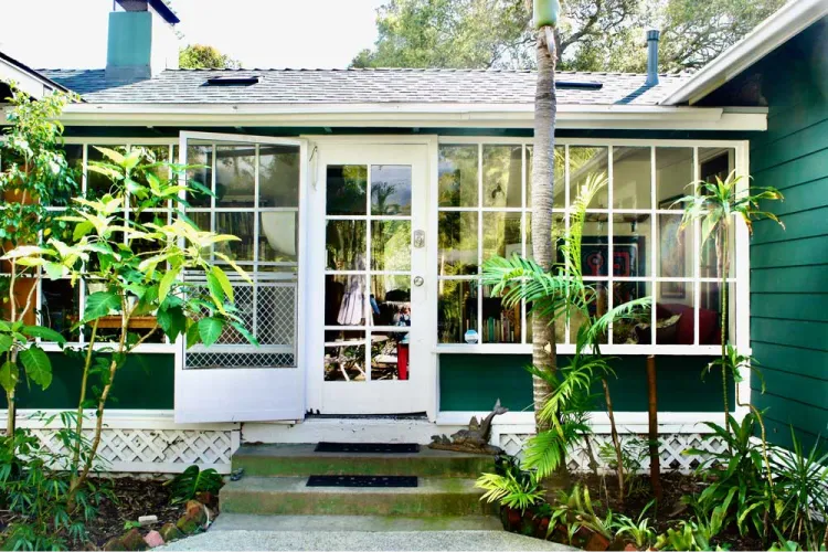exteriorsunporch 1
